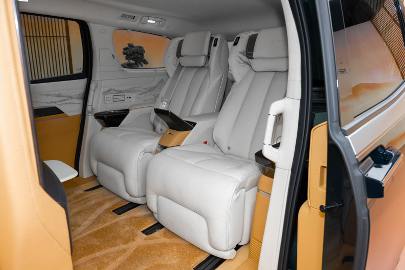 ‘Chuyên cơ mặt đất’ động cơ hybrid, 4 chỗ ngồi, giá hơn 2 tỷ đồng