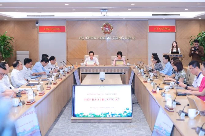 Quang cảnh buổi họp báo chiều 29/4.