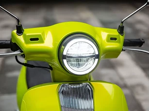 Xe tay ga 150cc, thiết kế cổ điển, giá hơn 25 triệu đồng