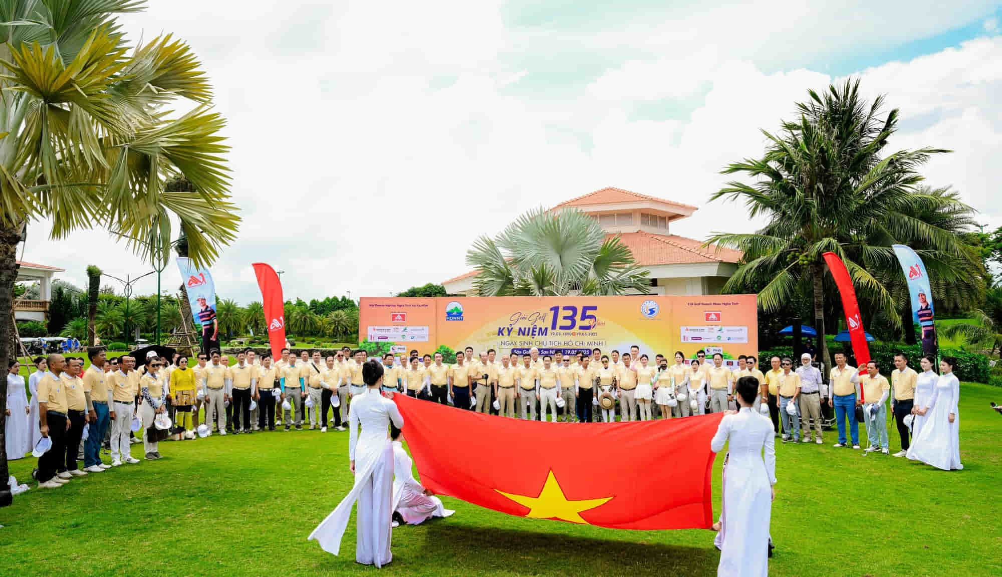 Giải golf doanh nhân Nghệ Tĩnh kỷ niệm 136 năm Ngày sinh Chủ tịch Hồ Chí Minh