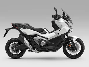 Xe tay ga Honda động cơ 745cc, giá hơn 500 triệu đồng