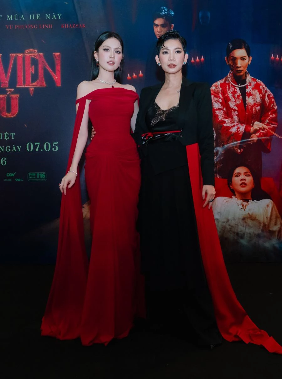 Người mẫu Ngọc Trinh và siêu mẫu Xuân Lan.