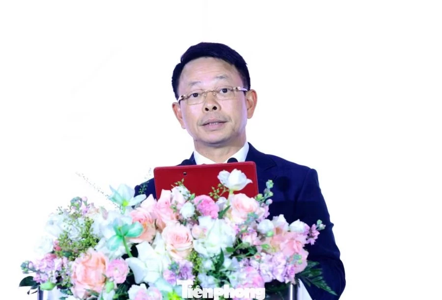 Nhà báo Phùng Công Sưởng - Tổng biên tập báo Tiền Phong, Trưởng ban tổ chức Hoa hậu Việt Nam 2026 - phát biểu