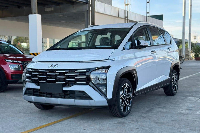 Nhiều mẫu xe MPV cỡ nhỏ đồng loạt giảm giá tại Việt Nam, cao nhất hơn 100 triệu đồng 