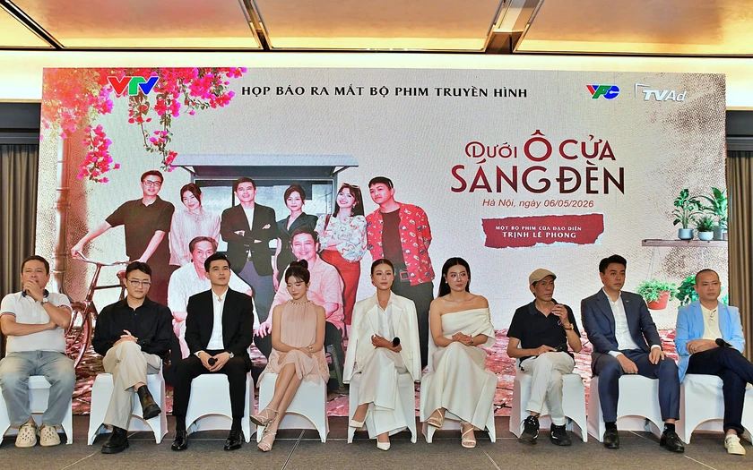 'Dưới ô cửa sáng đèn' tái hiện ký ức khu tập thể cũ giữa lòng Hà Nội