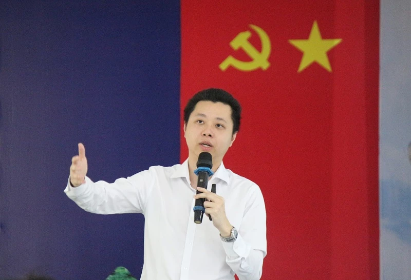 Chuyên gia Trần Huyền Dinh - Chủ nhiệm Uỷ ban Ứng dụng Fintech thuộc VBA, chia sẻ tại hội thảo. 