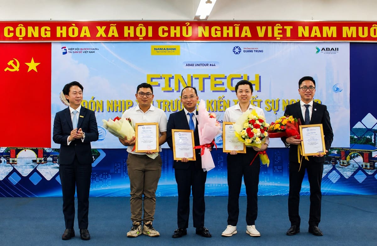 AI, blockchain thúc đẩy đổi mới đào tạo nguồn nhân lực tài chính số