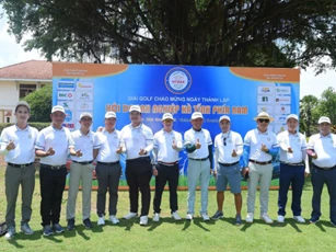 Hội Doanh nghiệp Hà Tĩnh phía Nam tổ chức giải golf quy tụ 150 doanh nhân
