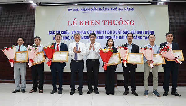 Đà Nẵng: Khen thưởng hoạt động khoa học, công nghệ và đổi mới sáng tạo
