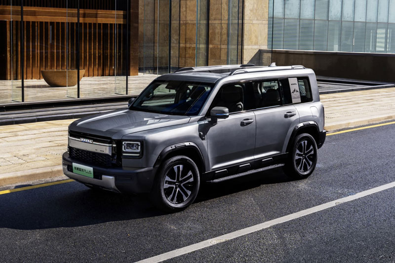 SUV địa hình 7 chỗ công suất 449 mã lực, trang bị tiên tiến, giá gần 660 triệu đồng