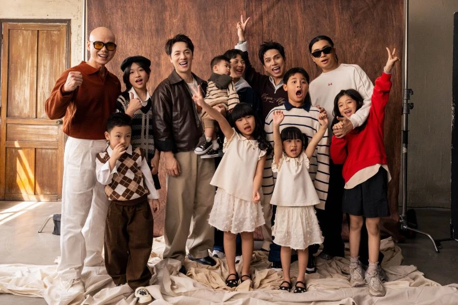 Các anh tài trong chương trình "Anh trai vượt ngàn chông gai" và gia đình.