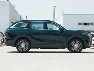 SUV 7 chỗ động cơ PHEV, công suất 360 mã lực, giá hơn 460 triệu đồng