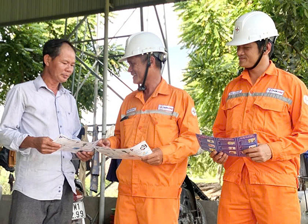 Cách nào giảm tiền điện mùa nắng nóng?
