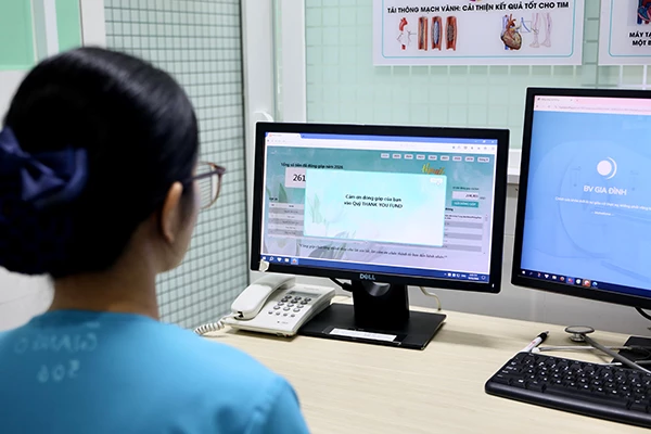 Nhân viên y tế Bệnh viện đa khoa Gia Đình đóng góp ngày công để xây dựng Quỹ "Thank-You Fund".