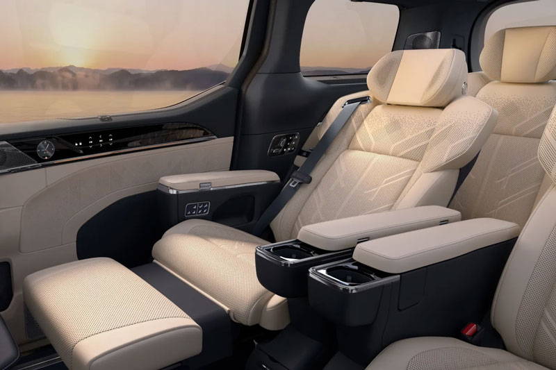‘Chuyên cơ mặt đất’ công suất 925 mã lực, giá hơn 1,7 tỷ, so kè cùng Toyota Alphard