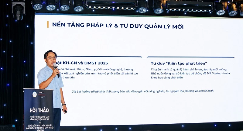 ông Trương Ngọc Phong - Phó Trưởng Phòng Khoa học và Đổi mới sáng tạo, Sở KH&CN tỉnh Gia Lai, trình bày tham luận tại hội thảo.