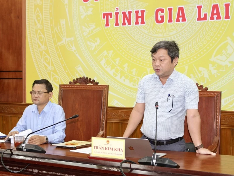 Giám đốc Sở KH&CN tỉnh Gia Lai Trần Kim Kha phát biểu tại phiên họp.