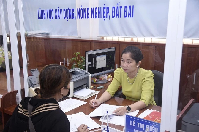 Ảnh 3:  Trung tâm hành chính công phường Giá Rai.