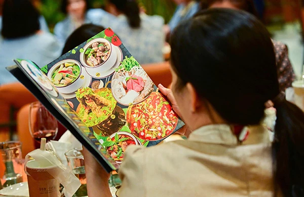 Thực đơn phong phú của nhà hàng Thai Siam Kitchen (chi nhánh thứ 5). Thực đơn phong phú của nhà hàng Thai Siam Kitchen (chi nhánh thứ 5).