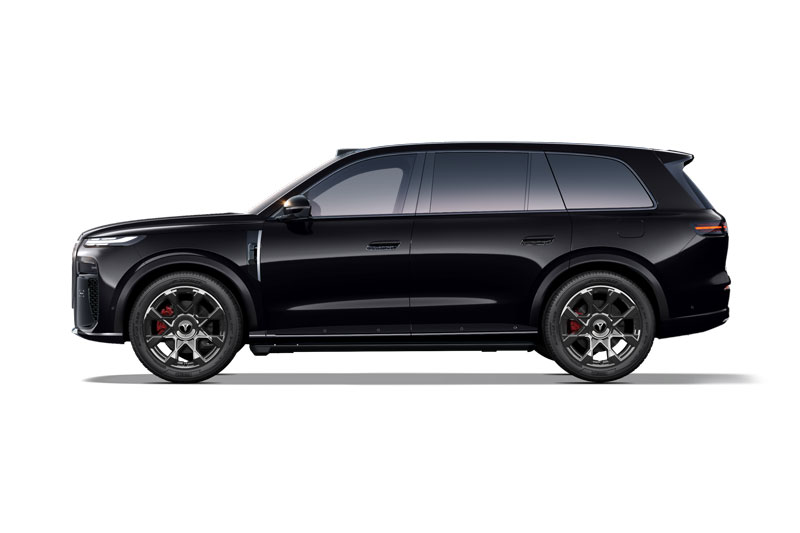 SUV dài 5,2 mét, mạnh 657 mã lực, trang bị tối tân, giá hơn 1,1 tỷ đồng