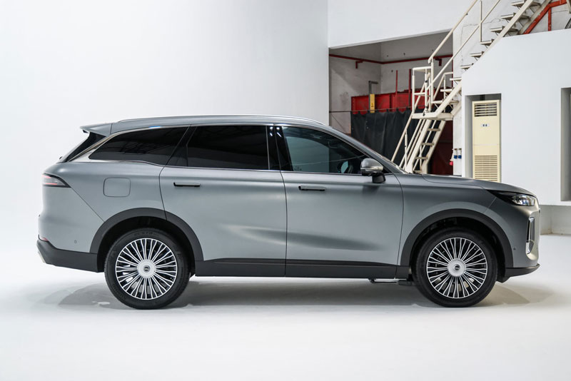 SUV 7 chỗ thiết kế đẹp, trang bị ấn tượng, giá 1,255 tỷ đồng, so kè cùng Toyota Fortuner
