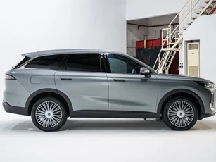 SUV 7 chỗ thiết kế đẹp, trang bị ấn tượng, giá 1,255 tỷ đồng, so kè cùng Toyota Fortuner