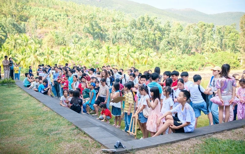 Sự kiện năm nay thu hút hơn 400 người tham gia, bao gồm học sinh, sinh viên, doanh nghiệp, tổ chức và cộng đồng yêu môi trường trên địa bàn tỉnh Gia Lai. 