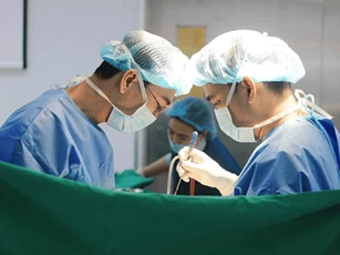 Vinmec Phú Quốc bóc tách khối u buồng trứng lớn trong 3 giờ, bệnh nhân xuất viện sau 48 giờ