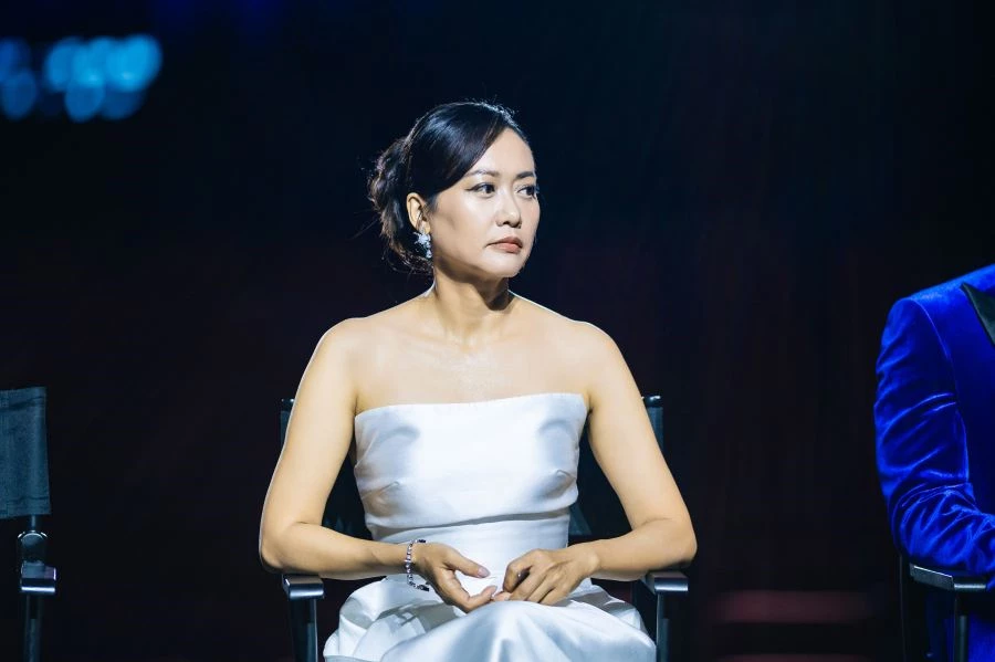 Nghệ sĩ Hồng Ánh