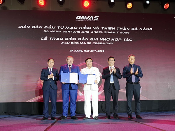Trao biên bản ghi nhớ hợp tác tại DAVAS 2026.