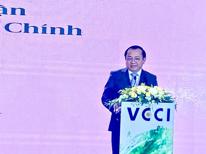 Ảnh 3- Thứ trưởng Bộ Tài chính Lê Tấn Cận nêu định hướng phát triển doanh nghiệp ĐBSCL Ảnh 3- Thứ trưởng Bộ Tài chính Lê Tấn Cận nêu định hướng phát triển doanh nghiệp ĐBSCL