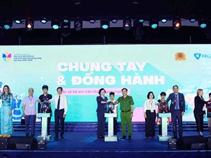 Đồng hành bảo vệ trẻ em trên không gian mạng