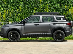 SUV thiết kế hầm hố, công suất 181 mã lực, giá hơn 300 triệu đồng