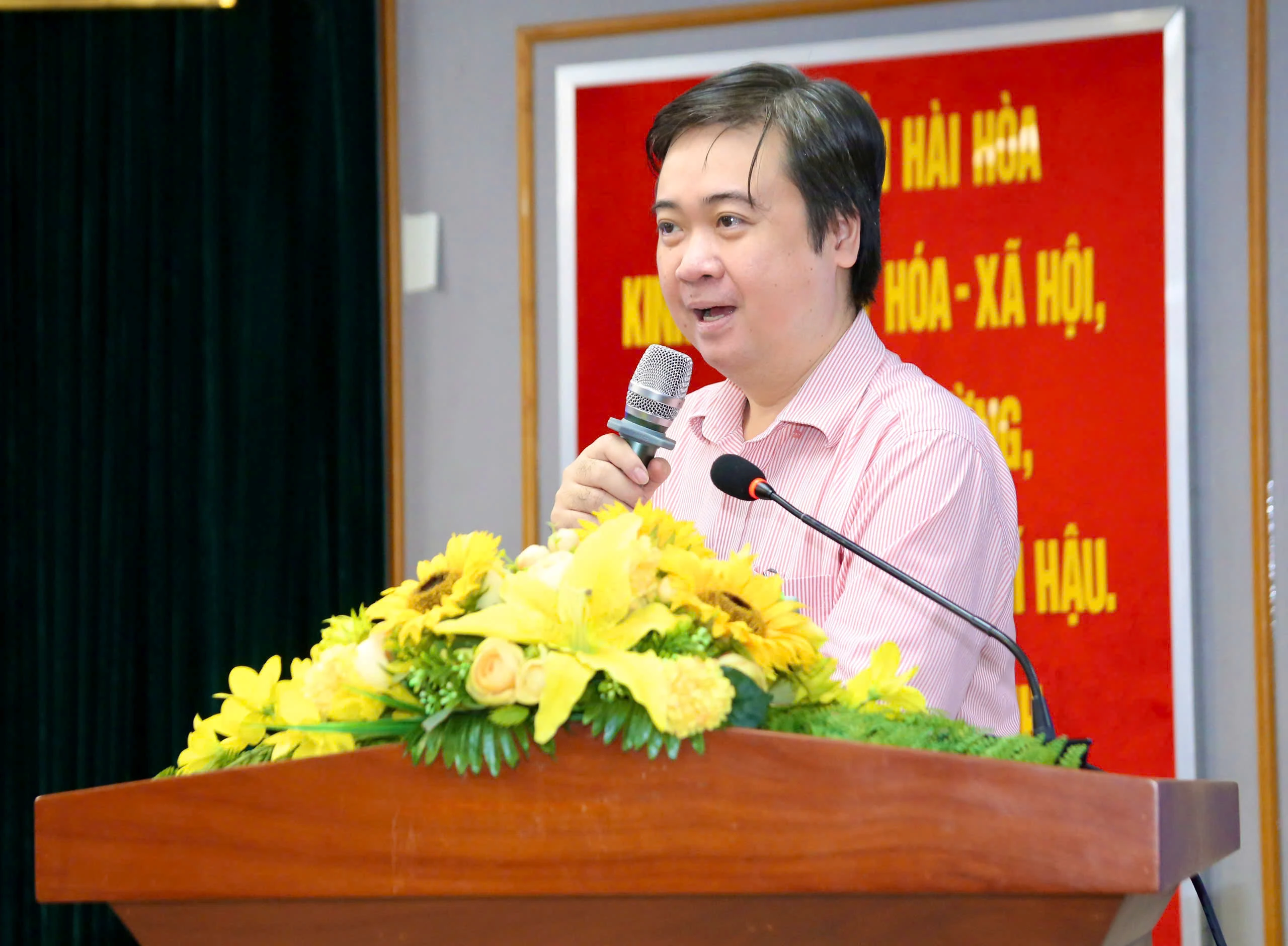 PGS.TS Trần Minh Triết cùng đội ngũ chuyên gia trực tiếp hướng dẫn học viên trong chương trình. PGS.TS Trần Minh Triết cùng đội ngũ chuyên gia trực tiếp hướng dẫn học viên trong chương trình.
