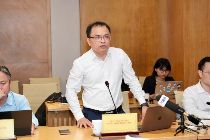 Ông Trần Anh Tú, Phó Cục trưởng Cục Công nghiệp công nghệ thông tin. Ông Trần Anh Tú, Phó Cục trưởng Cục Công nghiệp công nghệ thông tin.