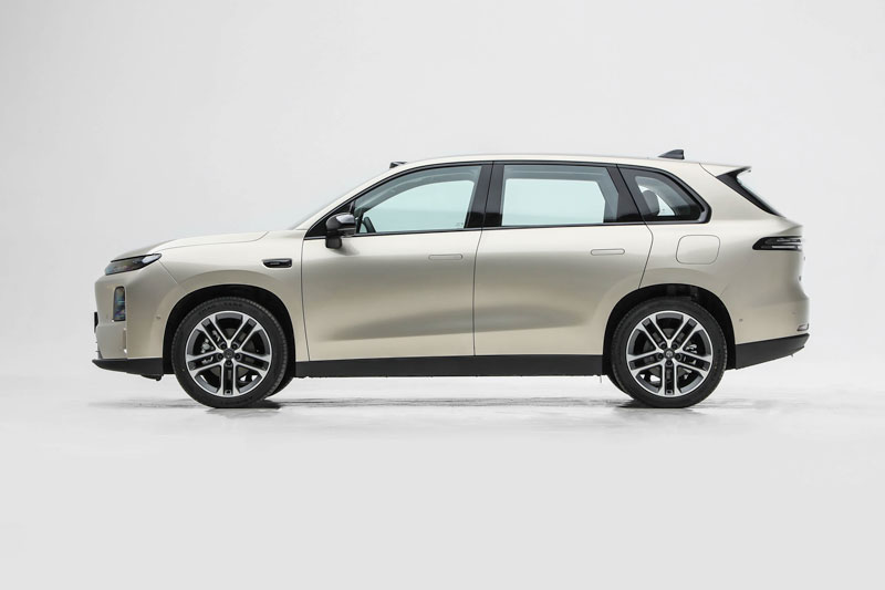 SUV dài hơn 4,7 mét, công suất 313 mã lực, giá hấp dẫn