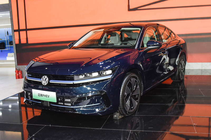 Xe sedan hạng D công suất 197 mã lực, siêu tiết kiệm xăng, giá gần 680 triệu đồng