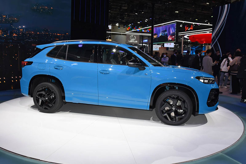 SUV dài gần 4,7 mét, tiêu thụ 3 lít xăng/100 km, giá 680 triệu đồng