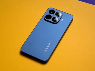 Smartphone cấu hình ‘khủng’, pin 7.000mAh, camera Leica, giá 23,99 triệu, so kè với iPhone 17 Pro