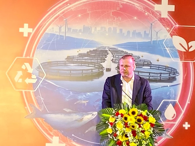 Ảnh 3 - Ông Johan van de Ban - Tổng Giám đốc De Heus Việt Nam và châu Á cam kết luôn đồng hành với sự phát triển của ngành thủy sản Việt Nam