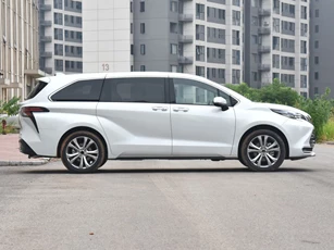 Toyota trình làng xe MPV hybrid dài hơn 5,1 mét, công suất 246 mã lực, giá hấp dẫn