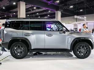 SUV địa hình động cơ PHEV, công suất 360 mã lực, giá gần 1,1 tỷ đồng