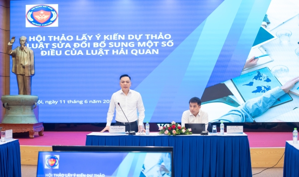 Shopee quan ngại nếu sàn thương mại điện tử phải khai báo hải quan