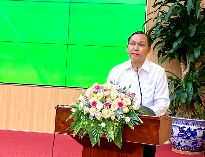 Ảnh 4- Ông Lê Công Lý - Phó Chủ tịch Thường trực UBND TP Cần Thơ kết luận hội thảo. Ảnh 4- Ông Lê Công Lý - Phó Chủ tịch Thường trực UBND TP Cần Thơ kết luận hội thảo.