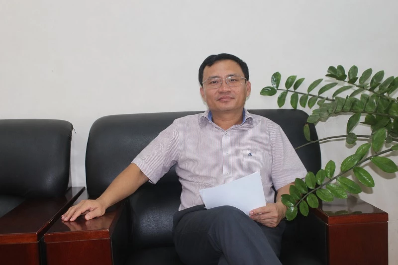  Ông Dương Thái Hội - Giám đốc Trung tâm Dịch vụ tổng hợp xã Đam Rông 2, chia sẻ thông tin với phóng viên. Ông Dương Thái Hội - Giám đốc Trung tâm Dịch vụ tổng hợp xã Đam Rông 2, chia sẻ thông tin với phóng viên.