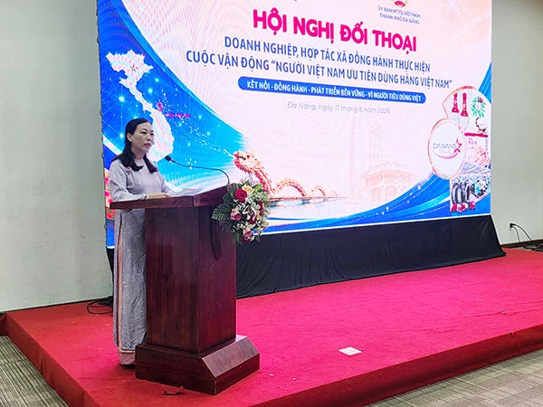Phó Chủ tịch Uỷ ban MTTQVN TP Đà Nẵng Nguyễn Thị Thanh Phương phát biểu tại hội nghị.