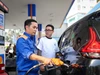 Xăng dầu cùng giảm giá