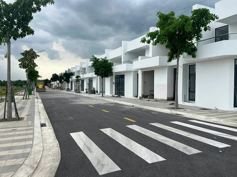 Nhà ở xã hội đã thành hình, khang trang phù hợp cho người thu nhập thấp.