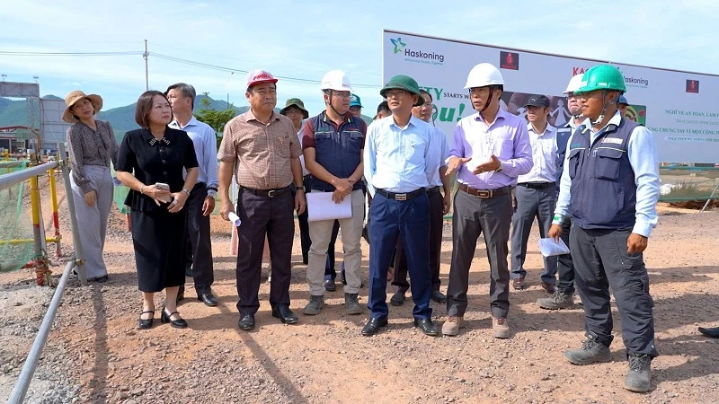 Đoàn công tác kiểm tra tiến độ dự án Nhà máy Mascot Việt Nam Gia Lai. Đoàn công tác kiểm tra tiến độ dự án Nhà máy Mascot Việt Nam Gia Lai.
