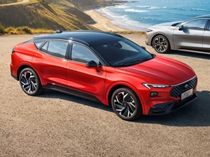 Ford giới thiệu xe hơi động cơ hybrid, công suất 308 mã lực, giá hơn 800 triệu đồng
